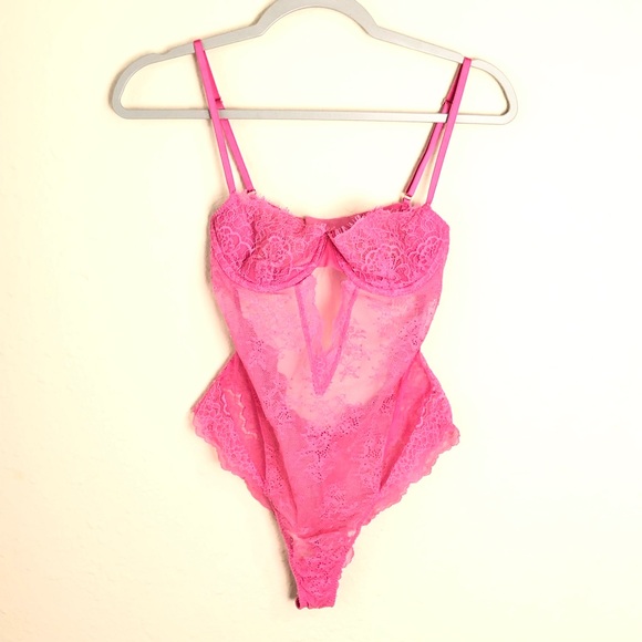 VS very sexy wicked lace cut out teddy in tickle pink not Sz tag could fit Sz S - Picture 4 of 13